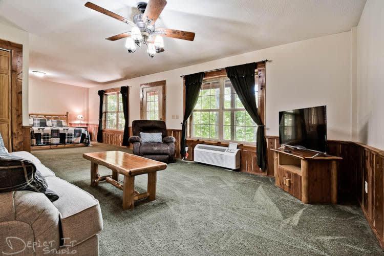 Secluded 2 Story Cabin Pool Wifi Smart Tvs Eureka Springs Ngoại thất bức ảnh